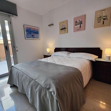 Badalona Beach Apartment ภายนอก รูปภาพ