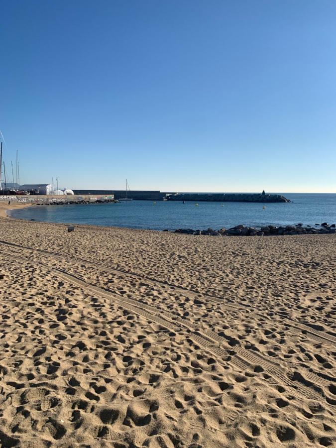 Badalona Beach Apartment ภายนอก รูปภาพ